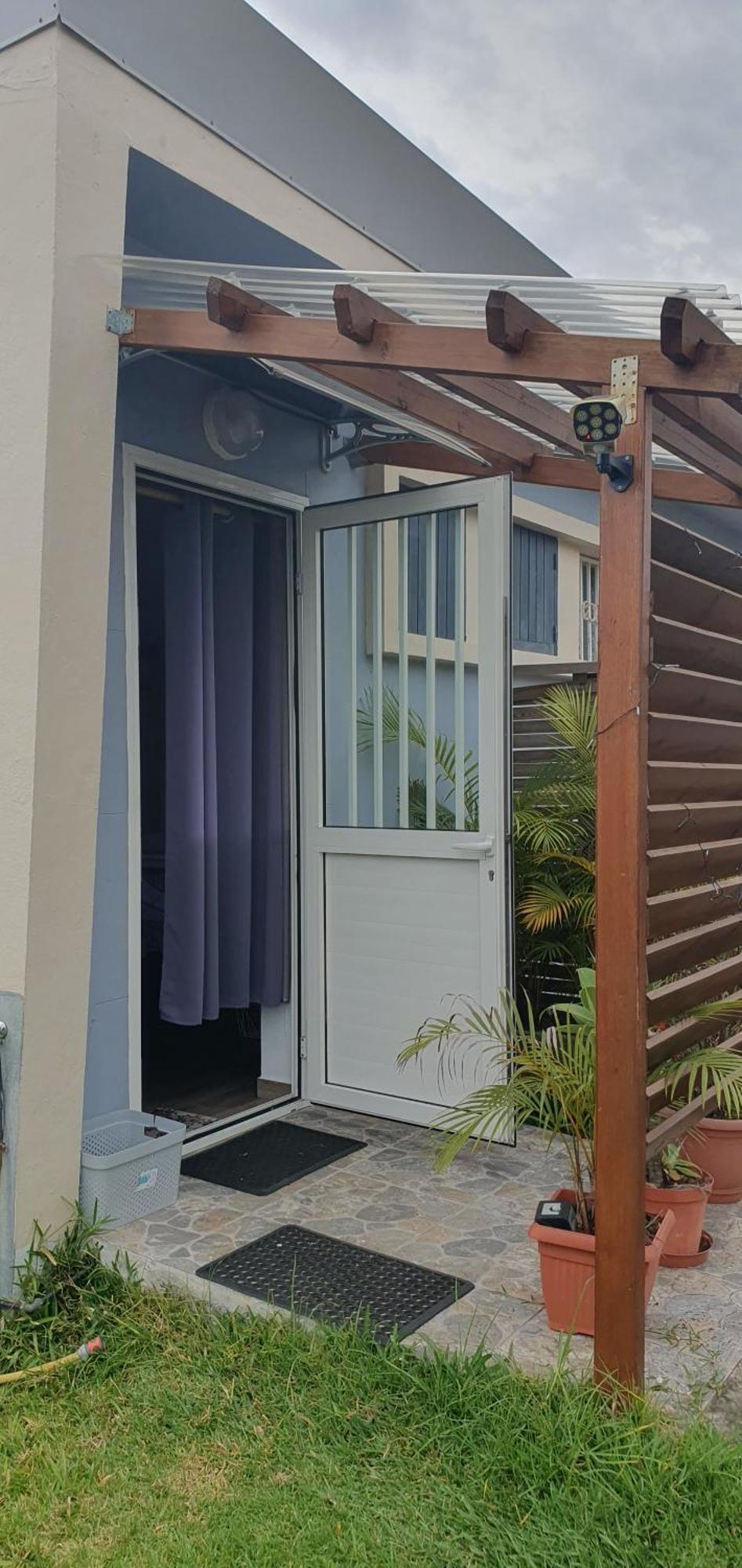 Meuble Chez Gilbert Apartment Le Tampon Exterior photo
